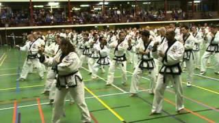 Grandmaster Jae Chul Shin leads 1st hyung Tang Soo Do on drum, Franeker 06.11.2010