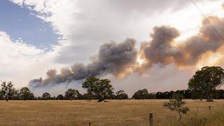 Grampians bushfire: Emergency warnings issued as crews face disastrous conditions