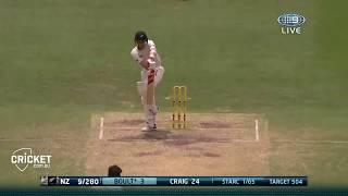 Trent Boult invents new shot (FBD) Vs Mitchell Starc