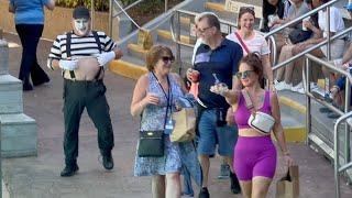 Laugh with Mime Tom at SeaWorld Orlando | Tom the Mime