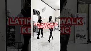 Catwalk Practice For Beginner #catwalk #modeling #modelingschool