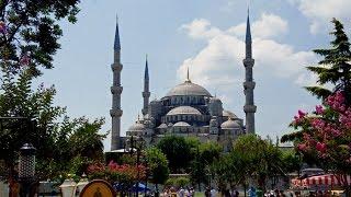 Walking in Istanbul (Turkey)