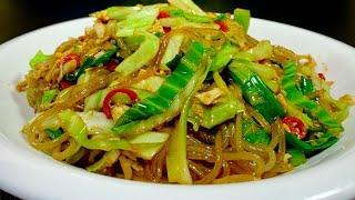 This is the best way to make fried cabbage with vermicelli. It doesn’t stick to the pan