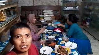 PERTAMA KALI BUKA BERSAMA ISTRI