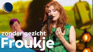 Froukje - Zonder gezicht | De Avondshow met Arjen Lubach (S1)