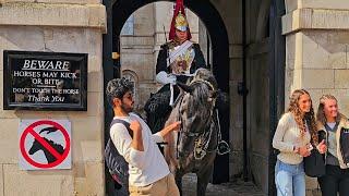 SATURDAY UPDATE - A DELUGE OF IDIOT TOURISTS AND ORMONDE IS SPOTTED at Horse Guards!