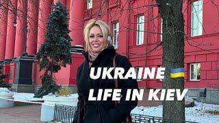 UKRAINE  LIFE IN KIEV! December 25, 2024. The Streets of Kiev, Ukraine. Street Scenes.