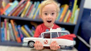 Father & Son GET BEST TOY EVER! / Ghostbusters Ecto 1