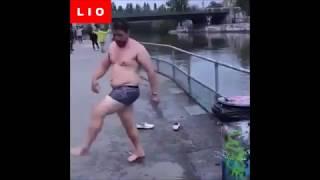 수영한번도 배워본적 없는 외국형님의 반전점프실력!!
