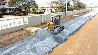 New Project !! Amazing Spreading Gravel, Clearing Gravel Repair The Road