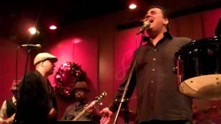 Dw3 performs Dancing Machine live at Spaghettinis