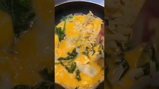 Один из вариантов любимого завтрака #breakfast #spinachomelette