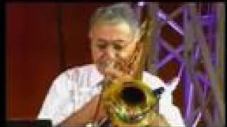 Marteen Vartazaryan leads the Band