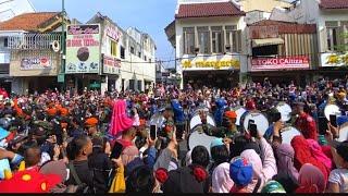 DRUMBAND AAU GITA DIRGANTARA - Kirab Pamitan 2022 Di Malioboro Yogyakarta Ramai Sekali