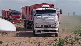 CAMIONES ARGENTINOS AL EXTREMO SALIENDO DEL CAMPO 