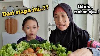 Pas Lagi Lapar Datang Kiriman Nasi Kebuli  Asti Kunyit - Bunda Aqilla Eps 118