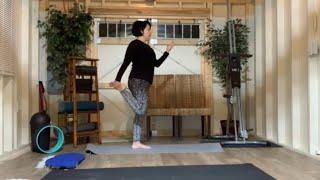 Walk the Dog & Power Through, Yoga with Eva Bratschi