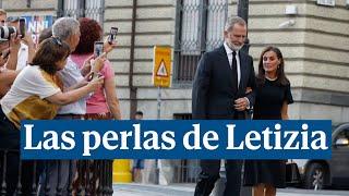 La Reina Letizia se rinde al encanto del collar de perlas