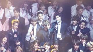 161229 KBS 가요대축제 엔딩 EXO, 걱정말아요 그대를 부르는 엑소 (다정한 찬열이와 종대ㅠㅠ 종인이 마이크 넘겨 받아 열창하는 백현이와 민석이!)
