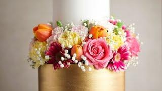 How I Decorate with Fresh Flowers on a Wedding Cake- Rosie's Dessert Spot