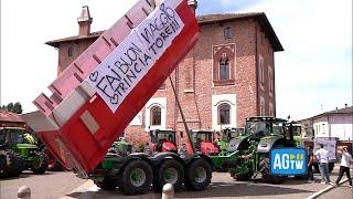 Funerali di Pierpaolo Bodini, schiacciato da un mezzo agricolo. La mamma: «State attenti»