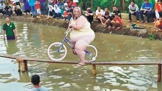 BEST BiKE RACE EVER ON EARTH - Cycling on the monkey bridge