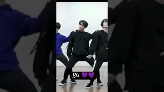 BTS member dance move in raka taka #bts #btsmember #chooseyourgift #kimtaehyung #dance