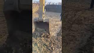 Excavator soil leveling work- Good tools and machinery make work easy