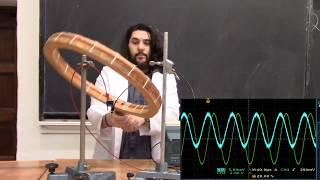 Demo 12501: Displacement Current