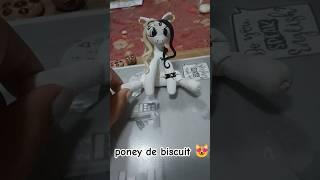 Modelando um poney de biscuit/Modeling a clay pony.  #biscuit #clay #art #arte #sculpting #artist