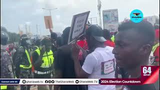 Two-way clash between Chief Imam's convoy and police during #SayNotToGalamsey protest at Kawukudi