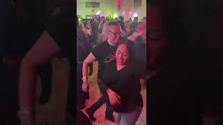 Miguel Sanchez y la Guera bailan asi