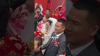 明明是28岁的男大学生，却娶了64岁天鹅姐，闪婚一年后如今咋样？#天鹅姐 #龙大美 #娱乐八卦 #明星故事