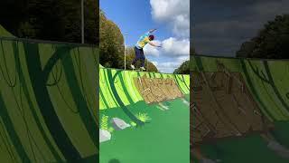 Uk pro skater Alex Hallford & Alfie Mills shredding the jungle theme painted kings park skatepark