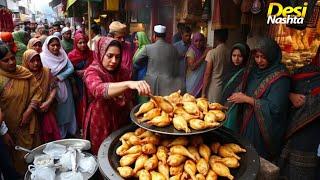 INDIAN STYLE CHEAPEST DESI SAAG PARATHA | ROAD SIDE BEST ALOO SAAG PARATHA IN LAHORE