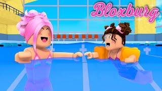 Baby Bloxy First Swimming lesson - Bloxburg Family Roleplay