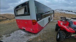 AM GASIT UN AUTOCAR ABANDONAT ÎN MUNTII BUCEGI *am intrat în el* 