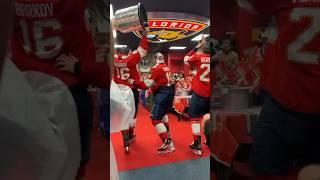 cap brings the cup in the locker room FOR THE FIRST TIME! #nhl