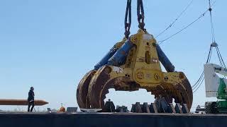 Largest Claw in U.S. Links to Largest Floating Crane on East Coast