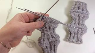 Детские гетры, которые не сползают к щиколотке. Вязание спицами / Children's gaiters.