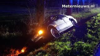 Auto de sloot in Papenvoort