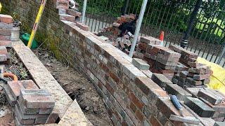 Bricklaying on a bank holiday Monday  #bricklaying #construction #youtuber #tradesman  #youtube