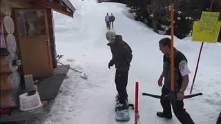 Сноубордист и подъемник