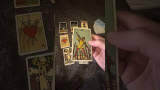  HOW TO FIND THE MEANING OF A TAROT CARD