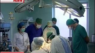 Пластичний хірург з Німеччини безкоштовно прооперує майже два десятки українських дітей