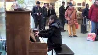 11 year old George plays incredible Beethoven "Waldstein" Sonata at the train station!