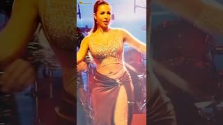 Malaika Arora dances to ‘Chaiyya Chaiyya’ at a wedding #shorts