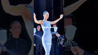 My name is bella hadid! #fashion #runway #runwaymodel  #runwayshow #bellahadid #gigihadid #model #yt