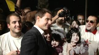 MISSION IMPOSSIBLE: GHOST PROTOCOL: Tom Cruise Meeting Fans at the World Premiere in Dubai