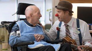 How therapeutic clowns are making a difference for Canadian veterans